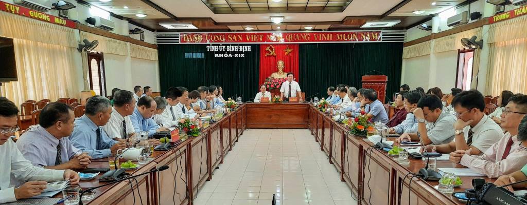 Secretary of Binh Dinh Party Committee Meeting and Working with Ministry of Foreign Affairs