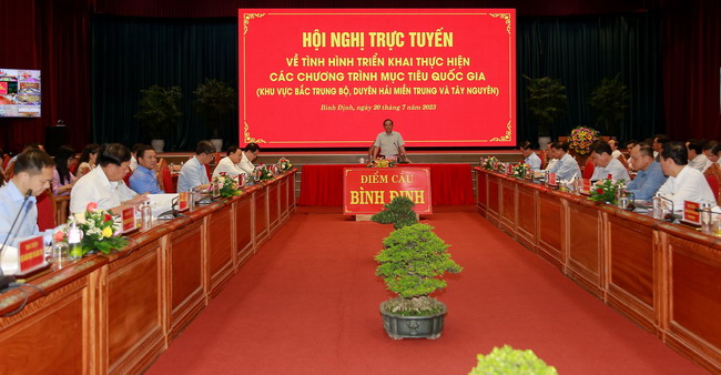 Quang cảnh Hội nghị trực tuyến về tình hình triển khai thực hiện các chương trình mục tiêu quốc gia khu vực Bắc Trung bộ, Duyên hải Miền Trung và Tây Nguyên.