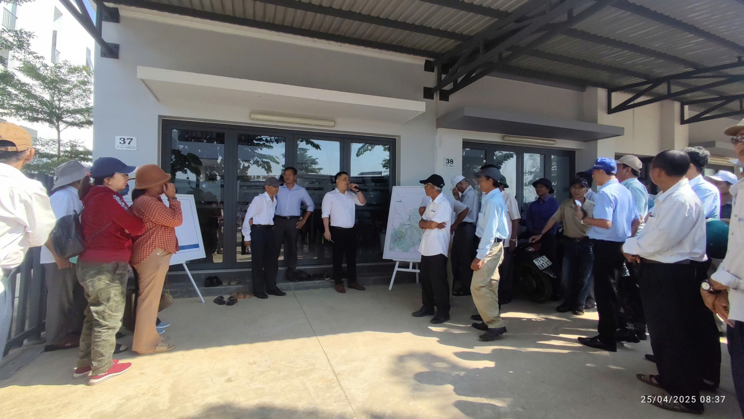 Ông Hà Phúc Duy Sang - Phó Tổng Giám đốc Công ty CP Becamex Bình Định giới thiệu về dự án KCN Becamex Bình Định