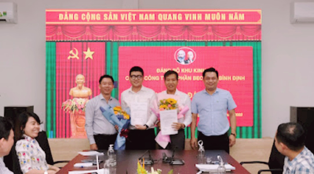 Chi bộ Công ty CP Becamex Bình Định tổ chức Lễ kết nạp đảng viên mới.